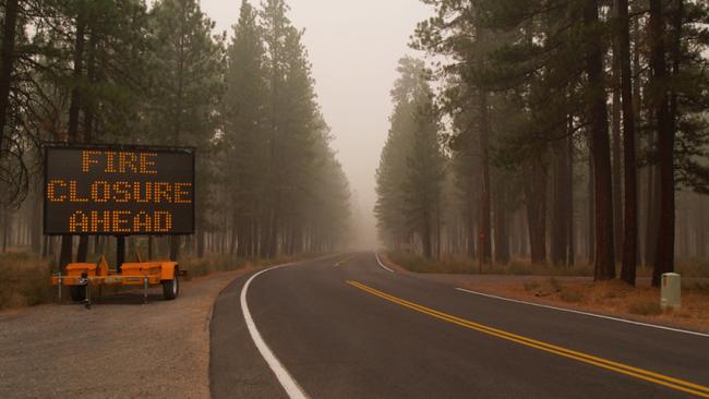 Fire closure sign